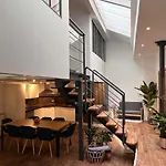 דירה Parisian Loft 120 M2 - Stylish - 10th פריז